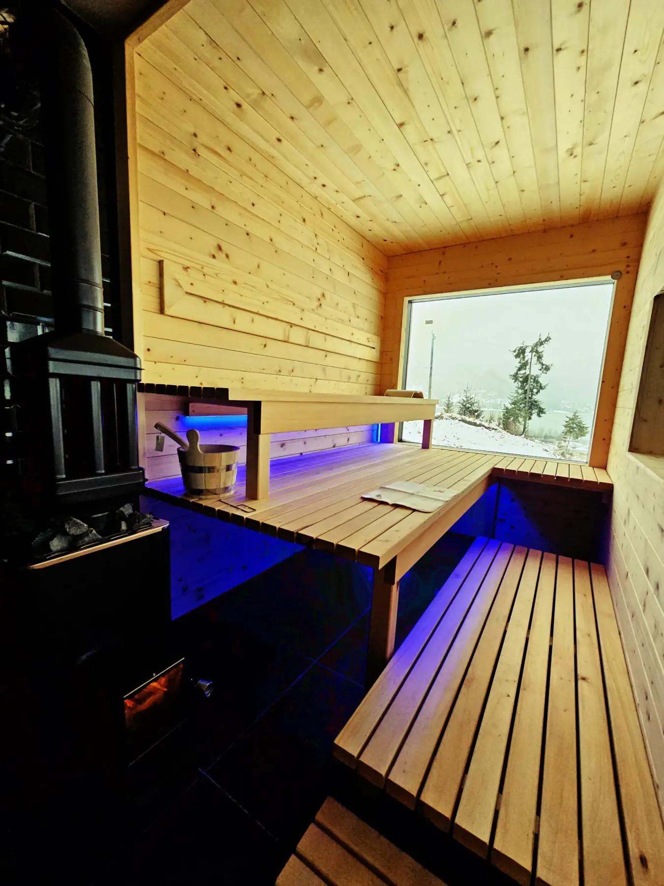 Sauna DDC cu vedere spre munte